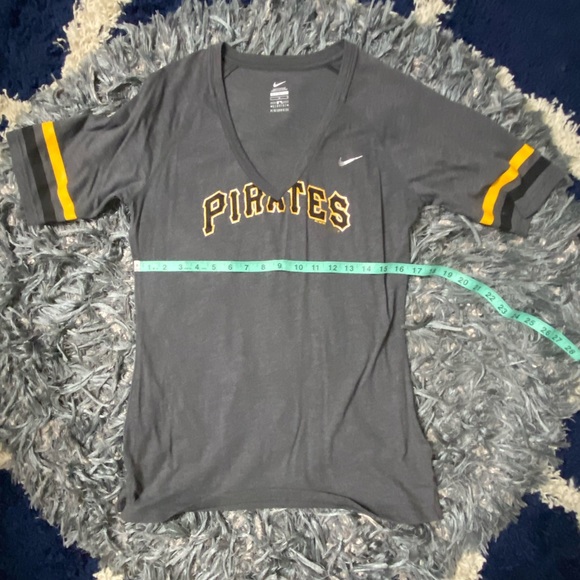 MLB, Pirates tee ~ Ladies cut, Super soft ~ Baseball - Picture 5 of 7